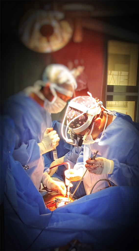 Minimally invasive aortic valve replacement 
